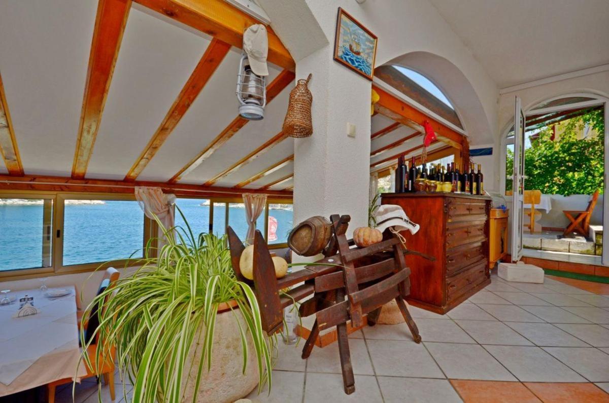 Apartments And Rooms Barbara Lastovo Екстериор снимка