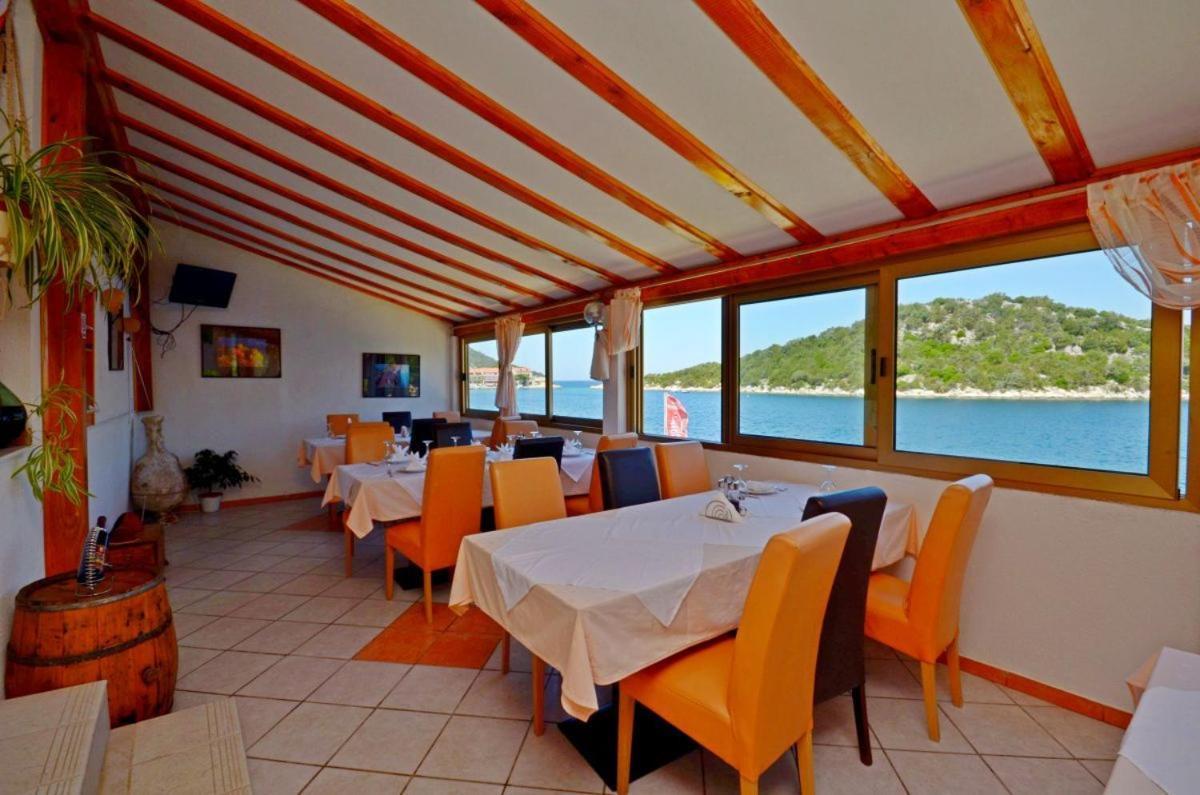 Apartments And Rooms Barbara Lastovo Екстериор снимка