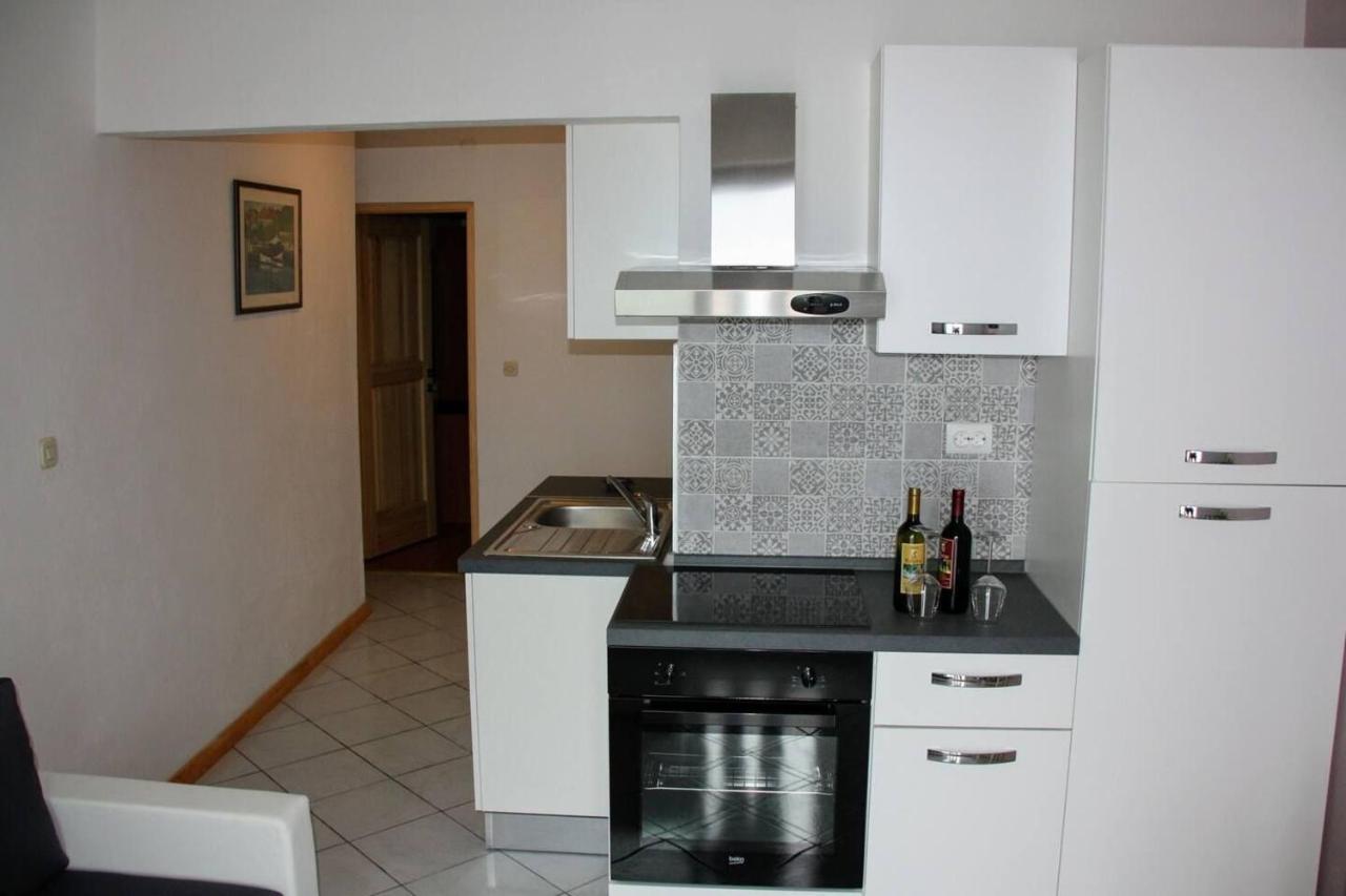 Apartments And Rooms Barbara Lastovo Екстериор снимка