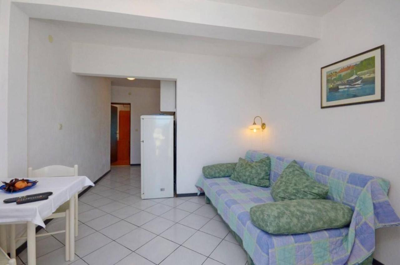 Apartments And Rooms Barbara Lastovo Екстериор снимка