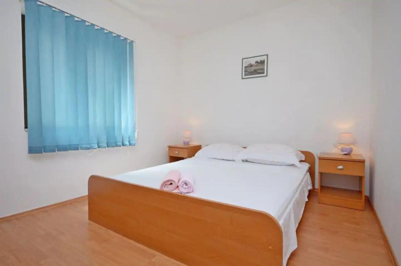 Apartments And Rooms Barbara Lastovo Екстериор снимка