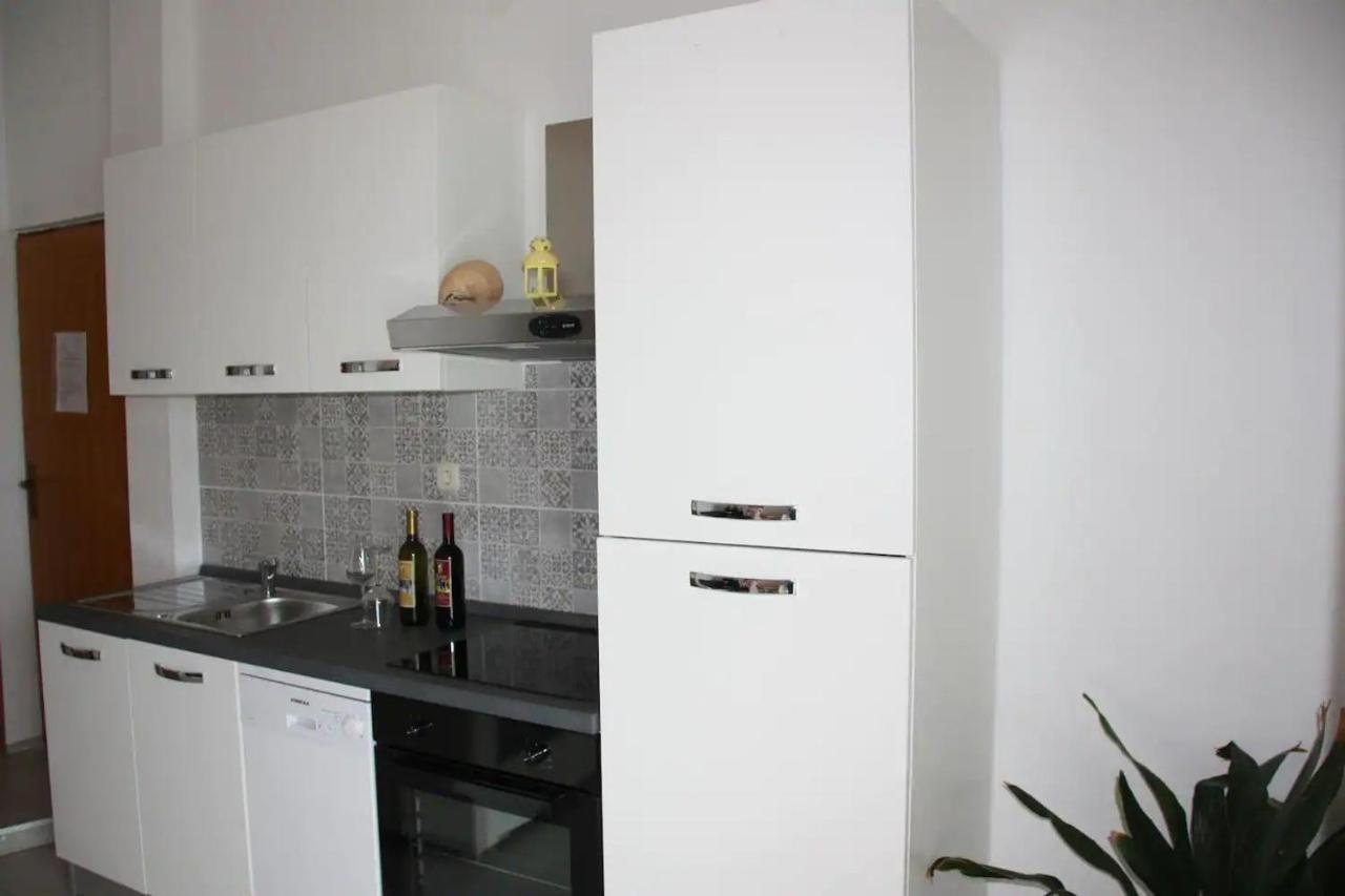 Apartments And Rooms Barbara Lastovo Екстериор снимка