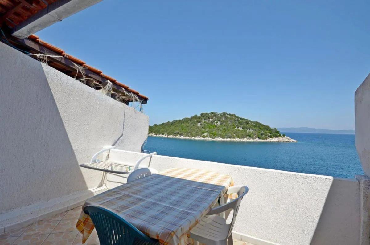 Apartments And Rooms Barbara Lastovo Екстериор снимка