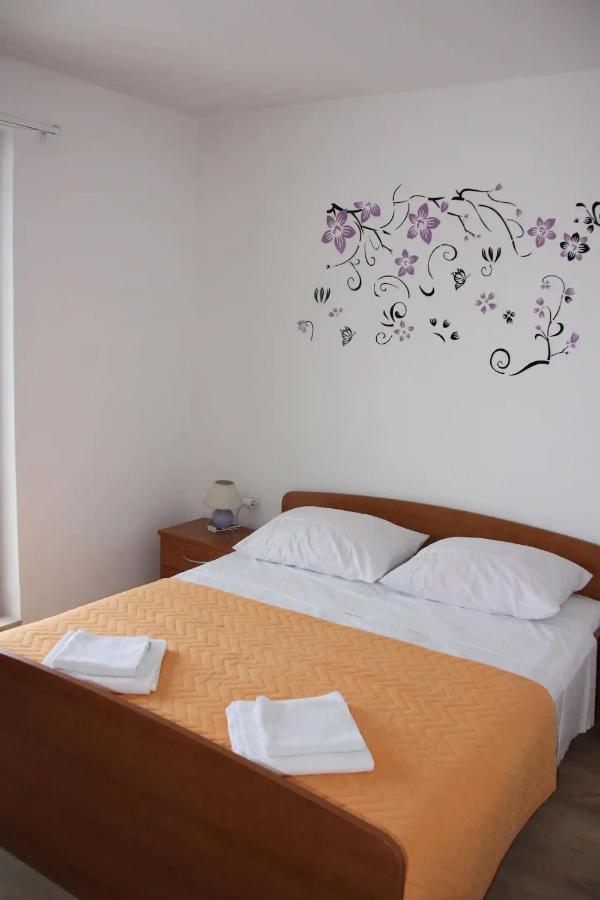 Apartments And Rooms Barbara Lastovo Екстериор снимка