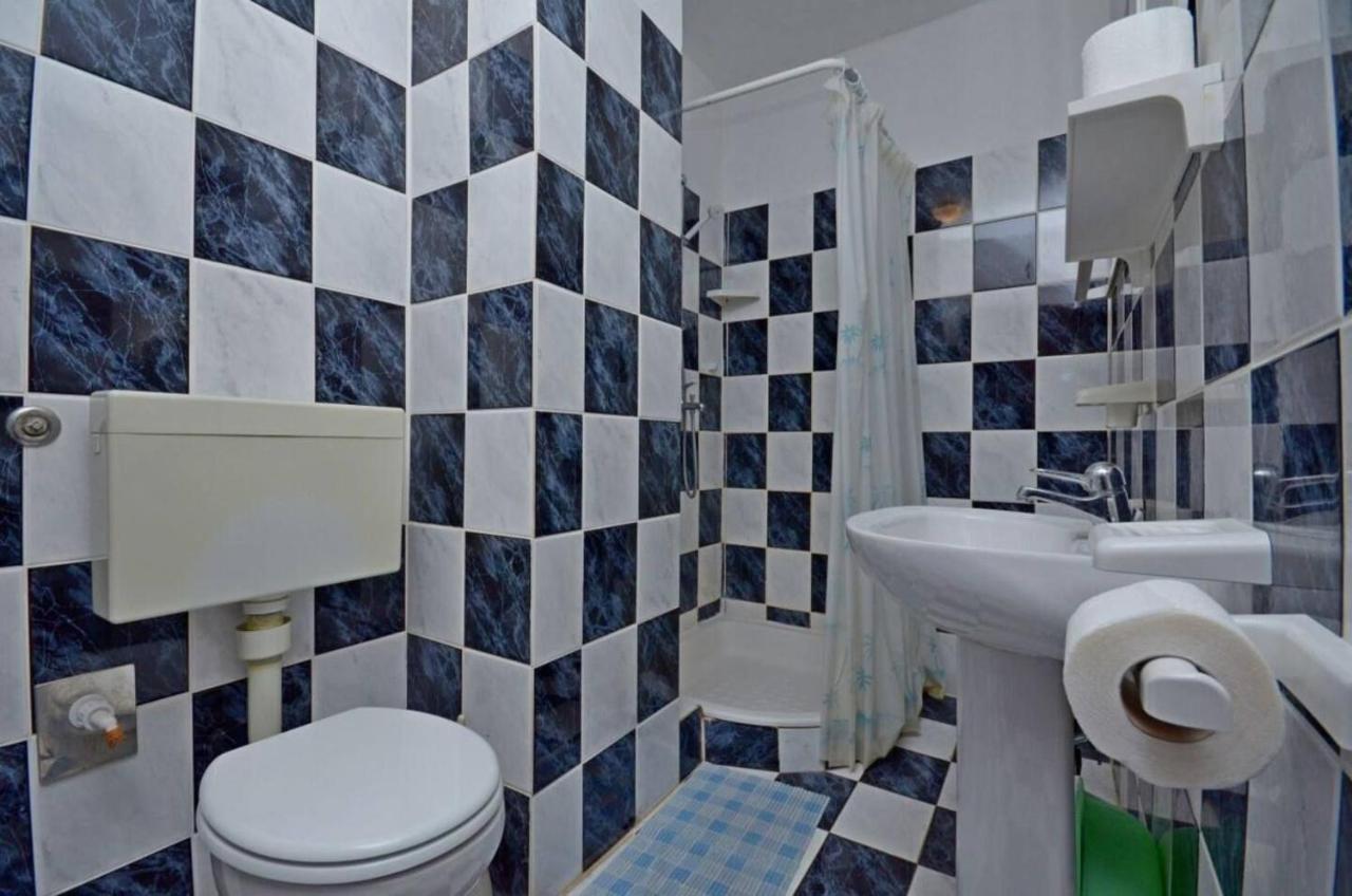 Apartments And Rooms Barbara Lastovo Екстериор снимка
