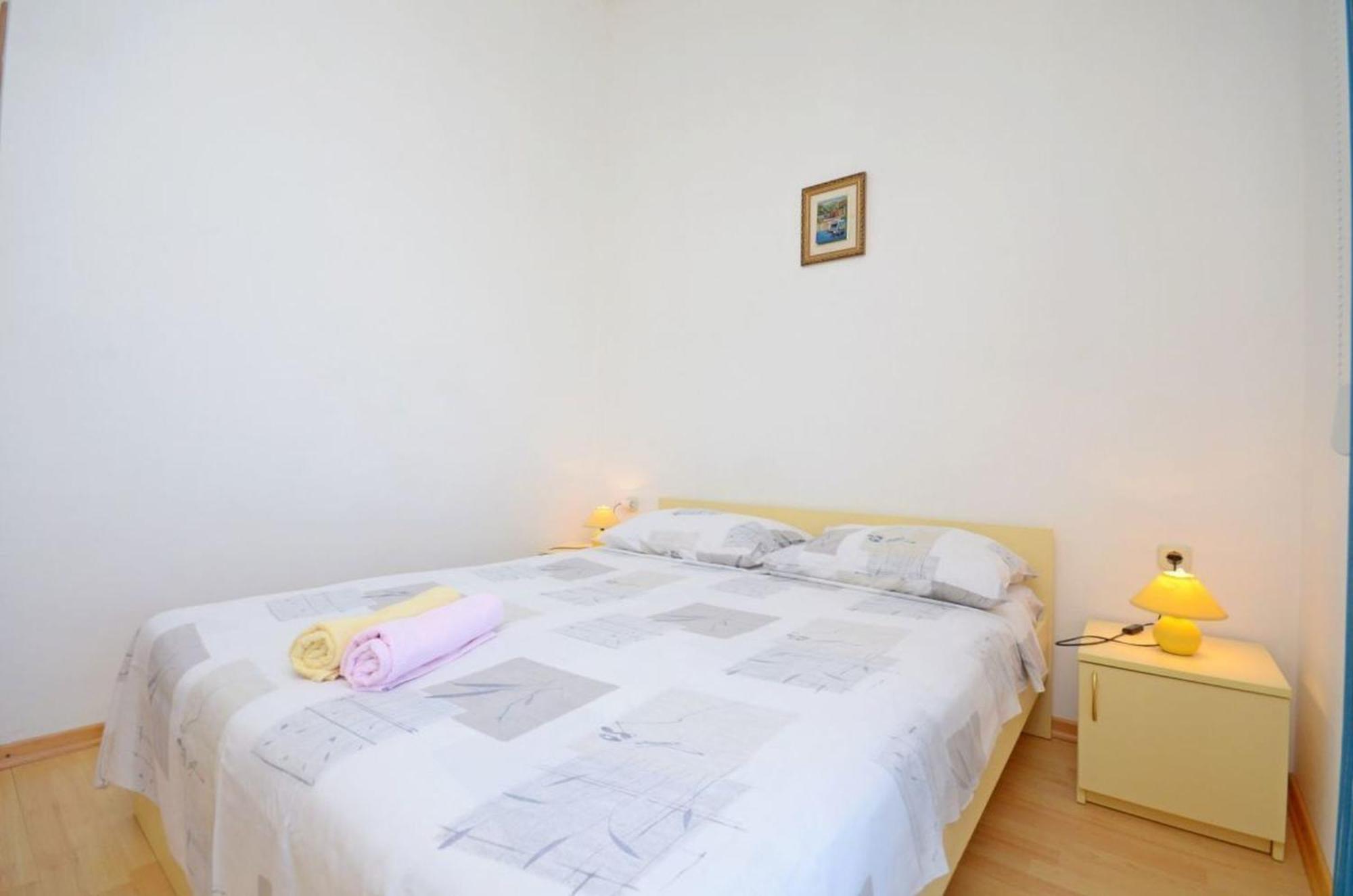 Apartments And Rooms Barbara Lastovo Екстериор снимка